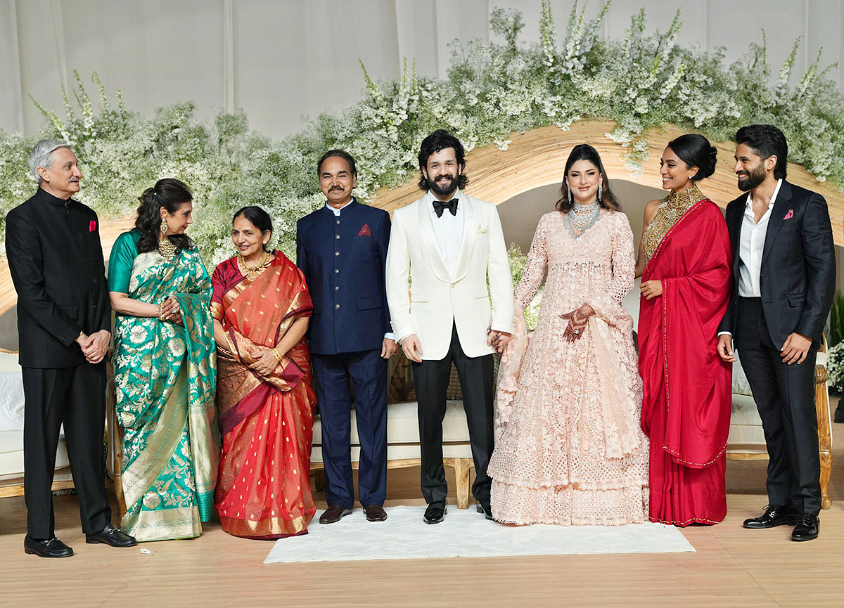 Sobhita_20Dhulipala_20and_20Naga_20Chaitanya_20stun_20at_20Akhil_20Zainab_20reception__20_287_29.jpg 7