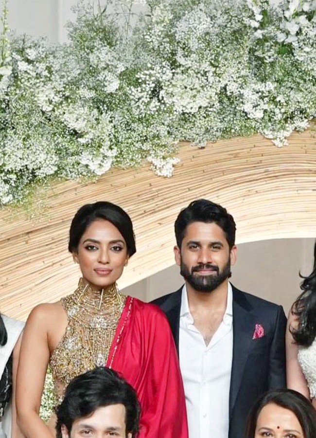 Sobhita_20Dhulipala_20and_20Naga_20Chaitanya_20stun_20at_20Akhil_20Zainab_20reception__20_288_29.jpg 8