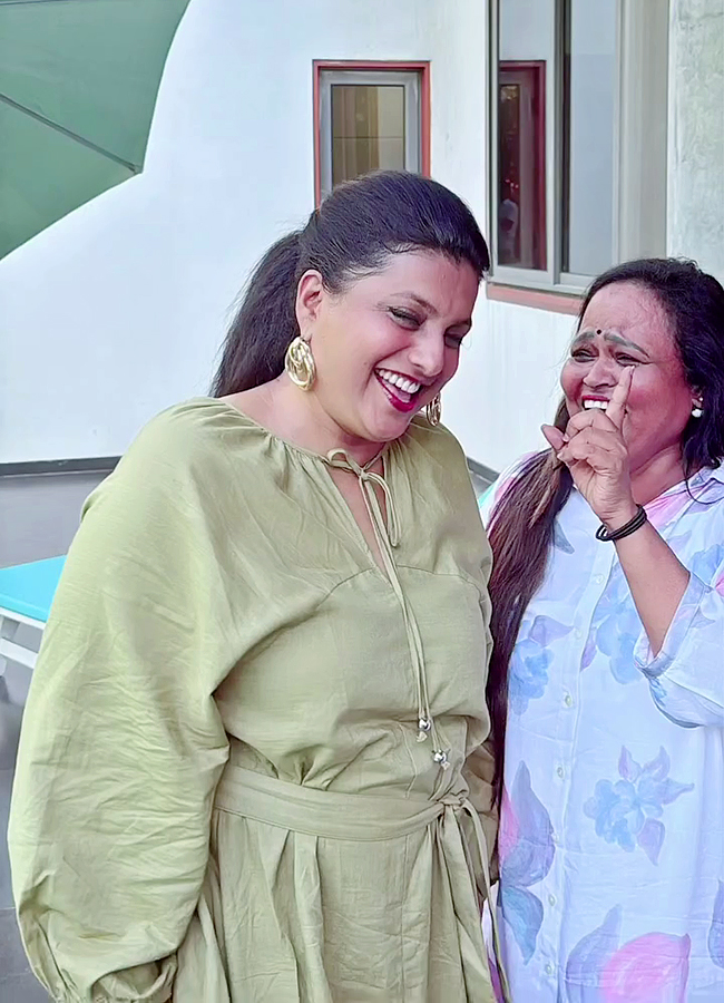 Tollywood_20Actress_20Roja_20And_20Meena_2090s_20Queens_20Party_20Viral_20Photos__20_2810_29.jpg 10