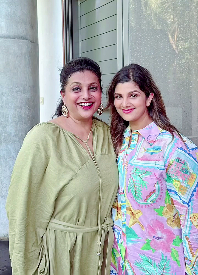 Tollywood_20Actress_20Roja_20And_20Meena_2090s_20Queens_20Party_20Viral_20Photos__20_2813_29.jpg 13