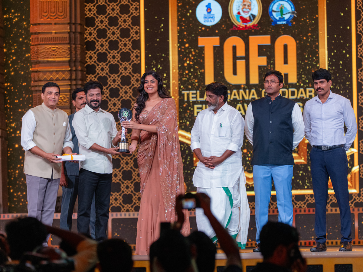 Telangana_20Gaddar_20Film_20Awards_20Photos_20_2820_29.jpg 15