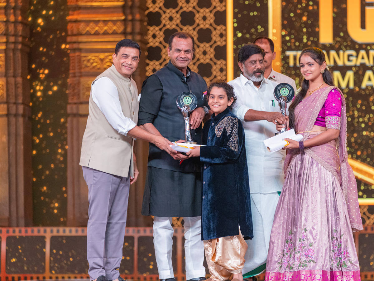 Telangana_20Gaddar_20Film_20Awards_20Photos_20_2822_29.jpg 16