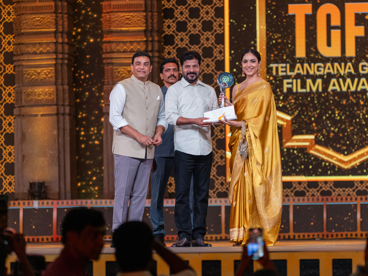 Telangana_20Gaddar_20Film_20Awards_20Photos_20_2830_29.jpg 31