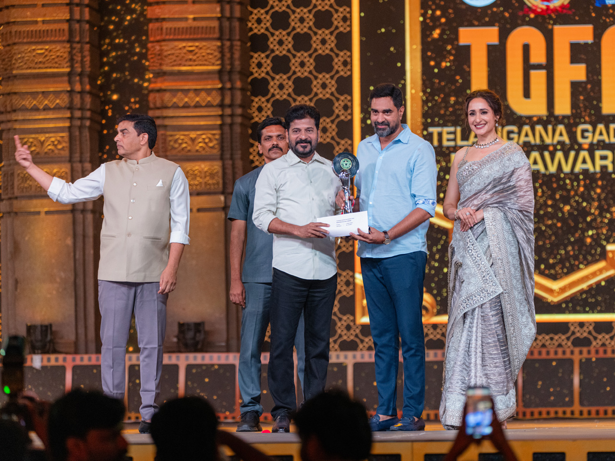 Telangana_20Gaddar_20Film_20Awards_20Photos_20_2831_29.jpg 32