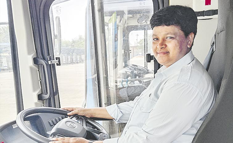 saritha-bus.jpg
