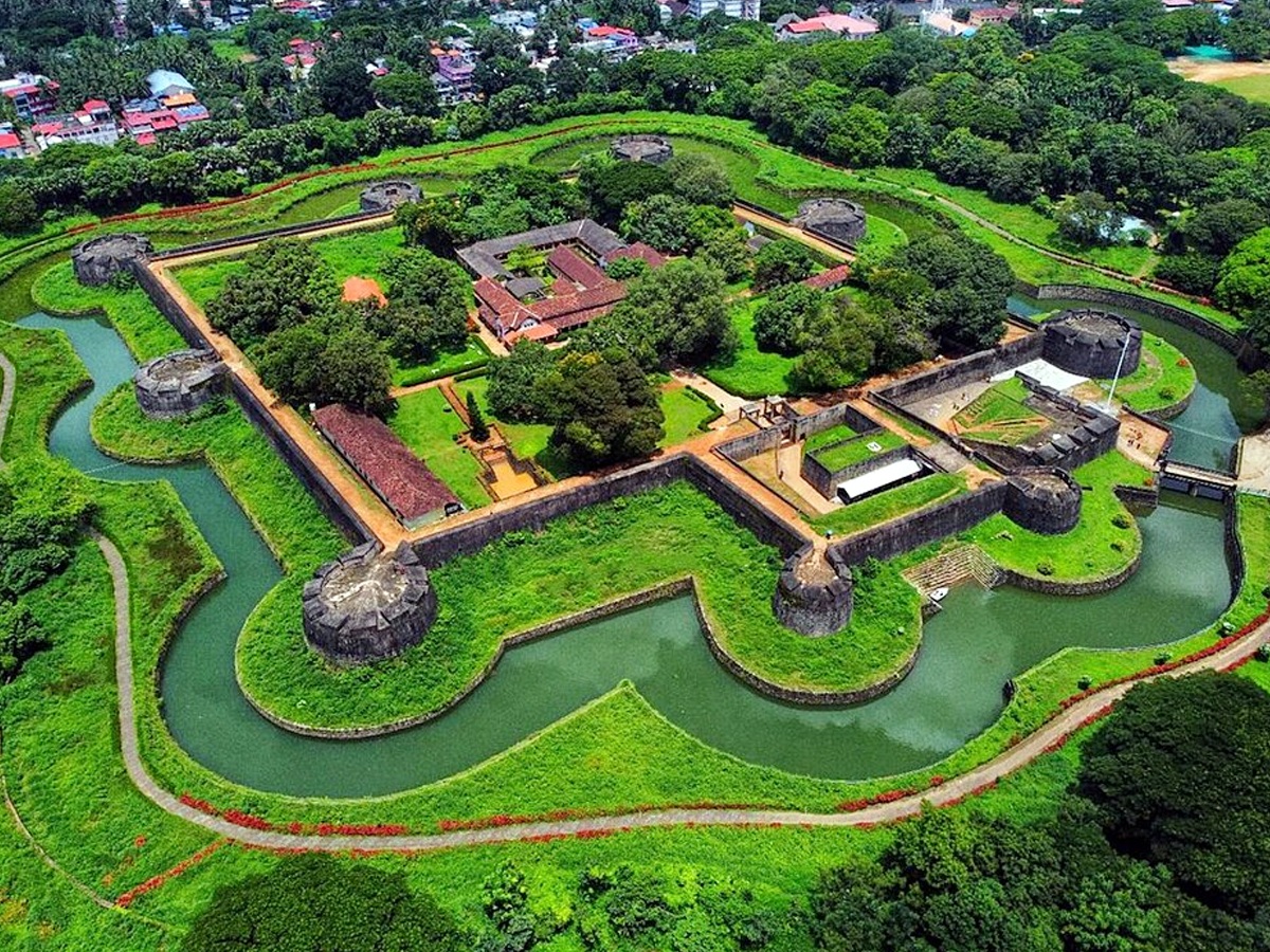 Tourist_20places_20in_20palakkad_20title.jpg 1