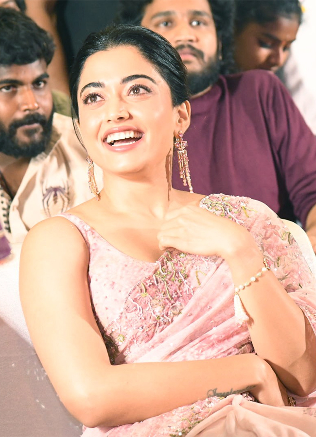Actress_20Rashmika_20Mandanna_20Cute_20looks_20Kubera_20Movie_20Event_11.jpg 11