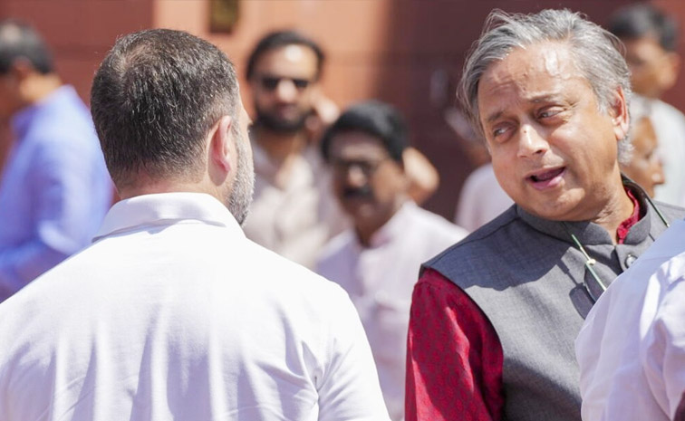 Shashi-Tharoor-Congress-Rif.jpg