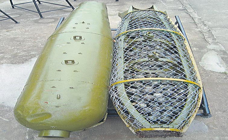 CLUSTER-BOMB-2.jpg