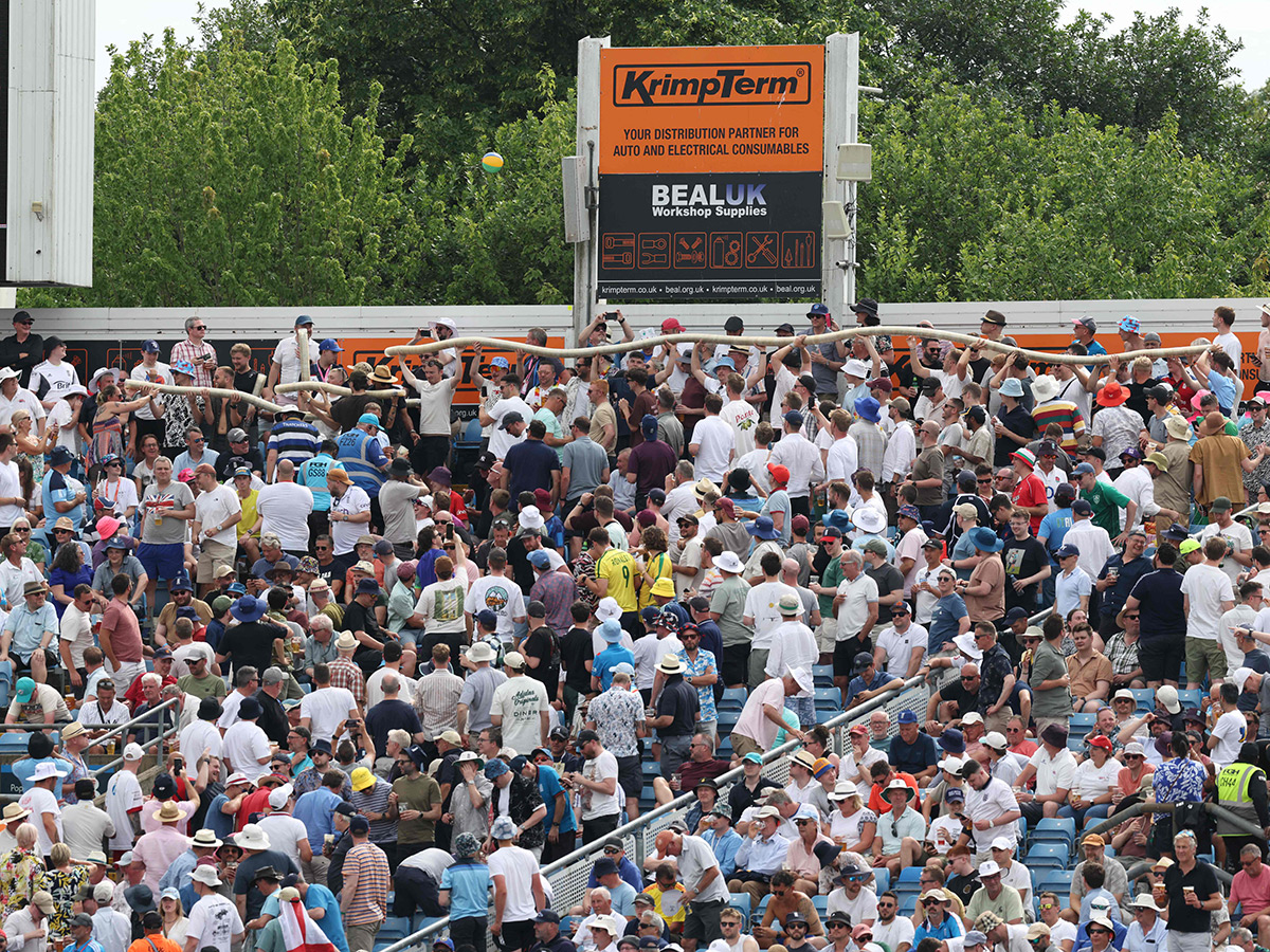 first_20cricket_20test_20match_20between_20England_20and_20India_20at_20Headingley_20in_20Leeds__20_286_29.jpg 6