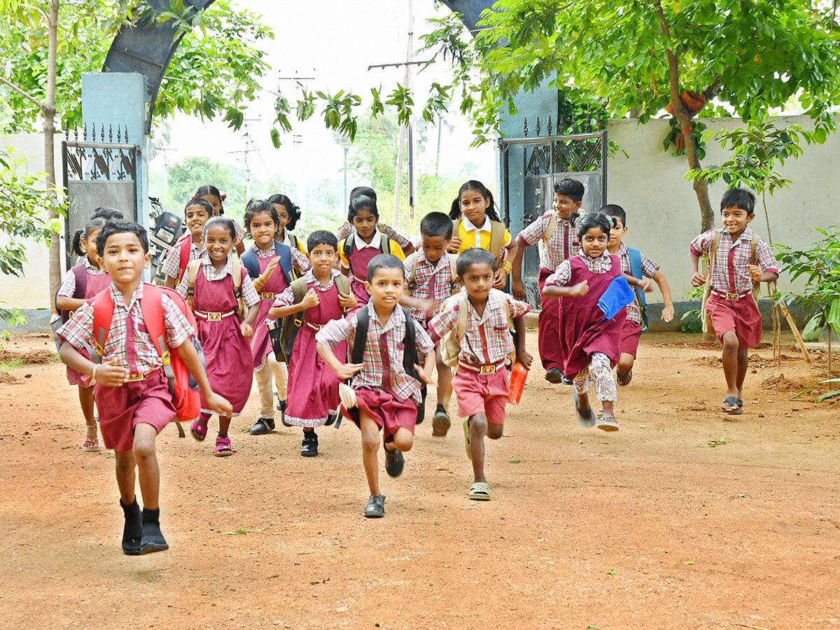 Best_20Photos_20of_20The_20Week_20in_20AP_20and_20Telangana_20Photo_20Gallery_20_2825_29.jpg 22