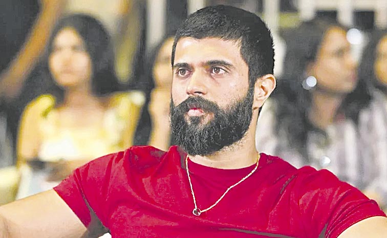 VIJAY-DEVARAKONDA.jpg