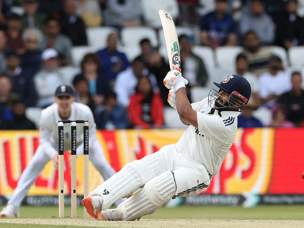 first_20cricket_20test_20match_20between_20England_20and_20India_20at_20Headingley_20in_20Leeds__20_281_29.jpg 1