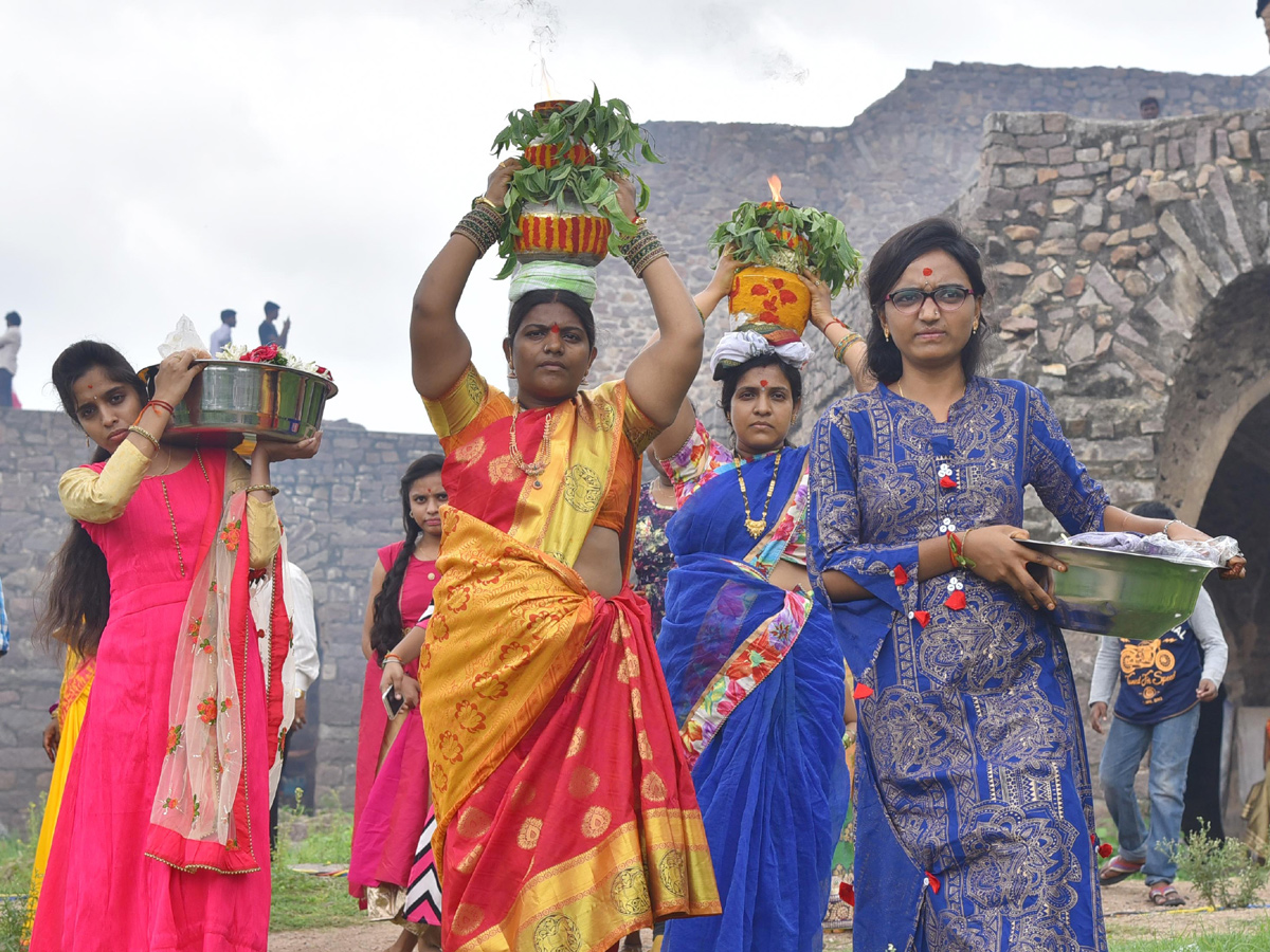 Telangana_20Bonalu_202024_20Start_20Photos_10.jpg 15