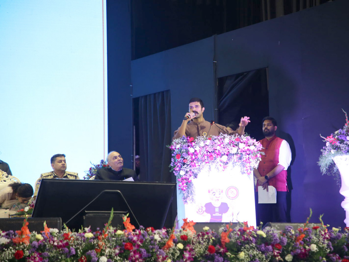 CM_20Revanth_20Reddy_2CRam_20Charan_2CVijay_20Deverakonda_20participate_20Anti-Drugs_20Day_20Event_20in_20Hyderabad_20Photos_1_20_286_29.jpg 20