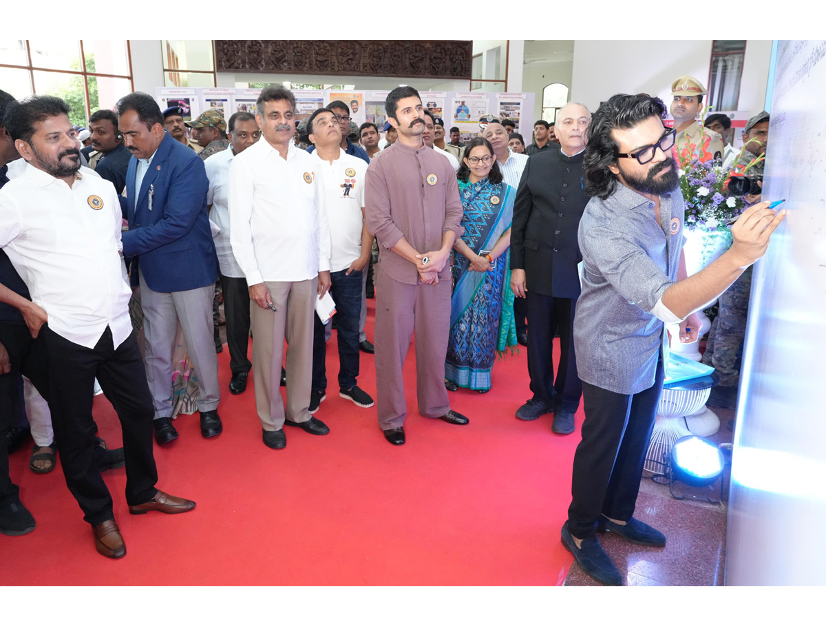 CM_20Revanth_20Reddy_2CRam_20Charan_2CVijay_20Deverakonda_20participate_20Anti-Drugs_20Day_20Event_20in_20Hyderabad_20Photos_20_2813_29.jpg 12