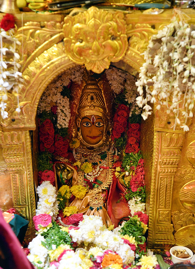 Golkonda_20Bonalu_202025_20Photos_4.jpg 4