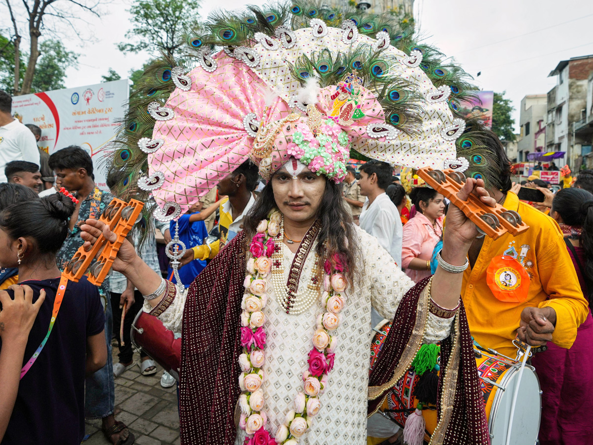 Devotees_20Gather_20For_20Grand_20Rath_20Yatra_20Of_20Lord_20Jagannath_20In_20Puri_20Photos_20_2810_29.jpg 10