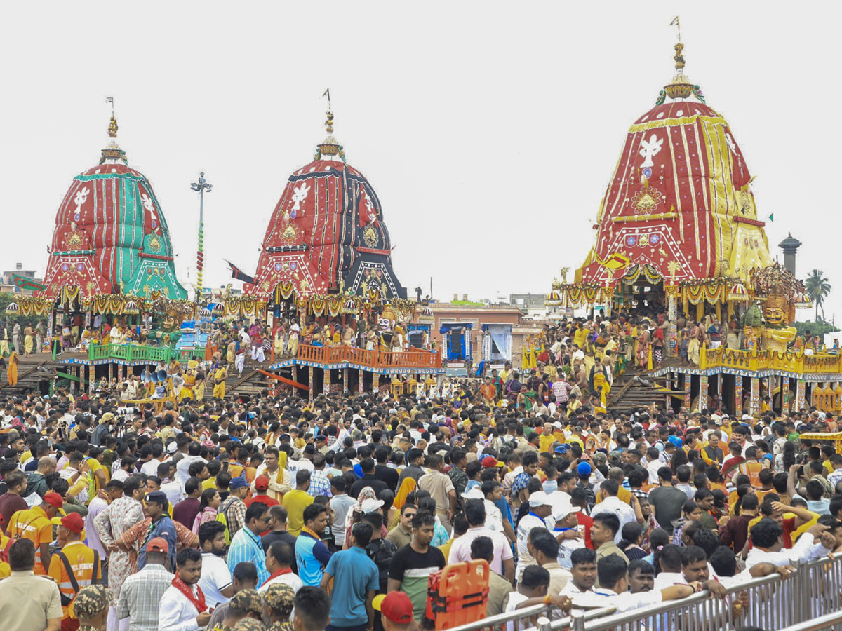 Devotees_20Gather_20For_20Grand_20Rath_20Yatra_20Of_20Lord_20Jagannath_20In_20Puri_20Photos_20_2814_29.jpg 14