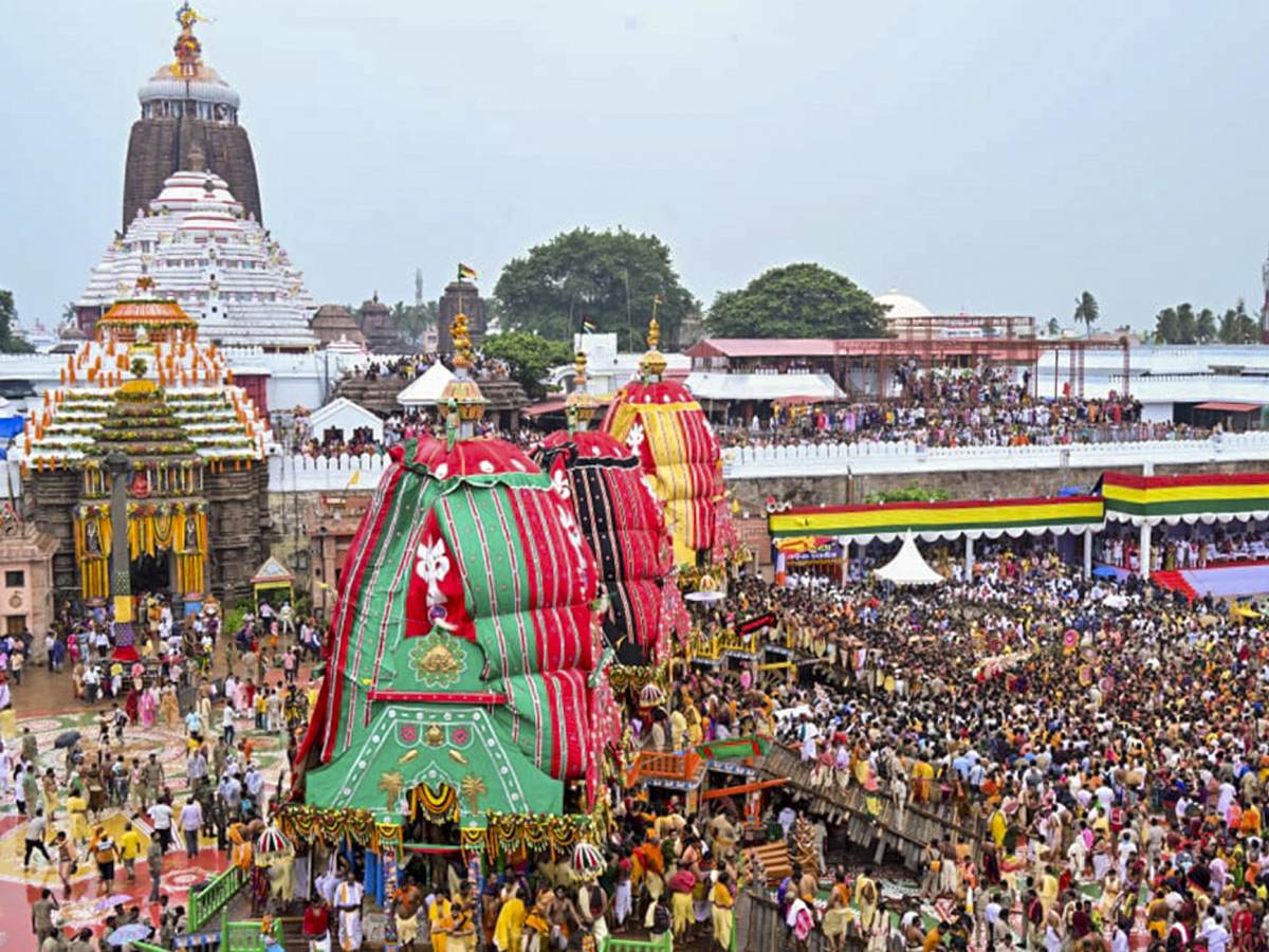 Devotees_20Gather_20For_20Grand_20Rath_20Yatra_20Of_20Lord_20Jagannath_20In_20Puri_20Photos_20_281_29.jpg 1