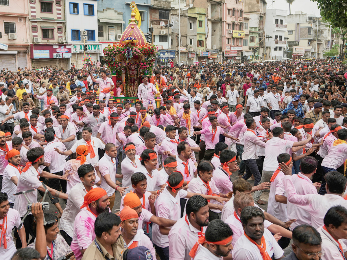 Devotees_20Gather_20For_20Grand_20Rath_20Yatra_20Of_20Lord_20Jagannath_20In_20Puri_20Photos_20_289_29.jpg 9