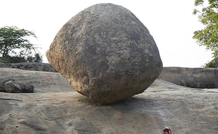 balanceing-rock.jpg 2