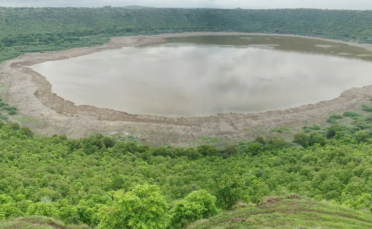 lonar-crater.jpg 3