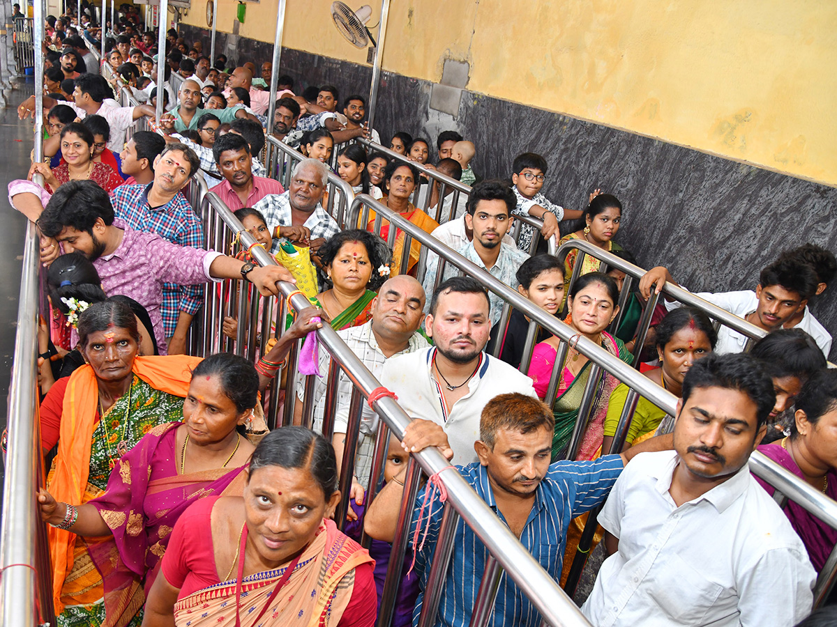 Ashada_20Masam_20Utsavalu_20Celebrations_20Kanaka_20Durga_20Temple_20in_20Vijayawada__20_2813_29.jpg 13