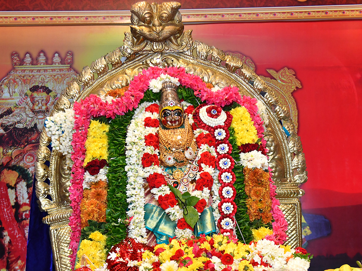 Ashada_20Masam_20Utsavalu_20Celebrations_20Kanaka_20Durga_20Temple_20in_20Vijayawada__20_2817_29.jpg 17