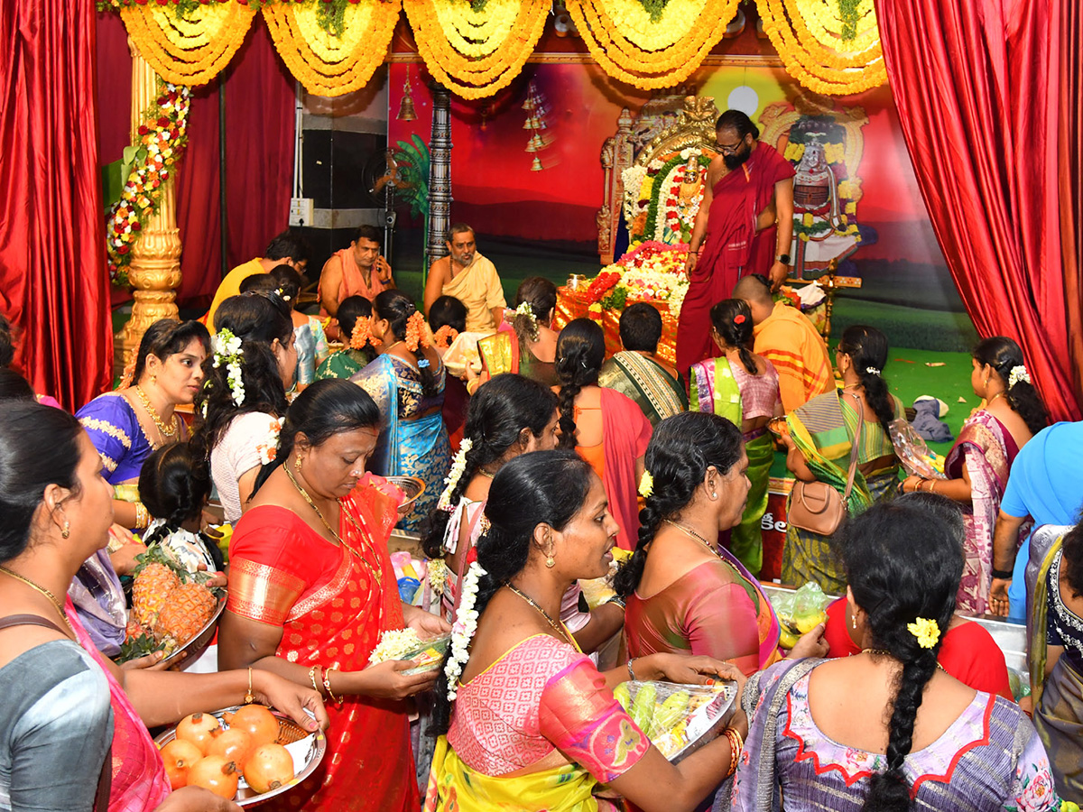 Ashada_20Masam_20Utsavalu_20Celebrations_20Kanaka_20Durga_20Temple_20in_20Vijayawada__20_289_29.jpg 9