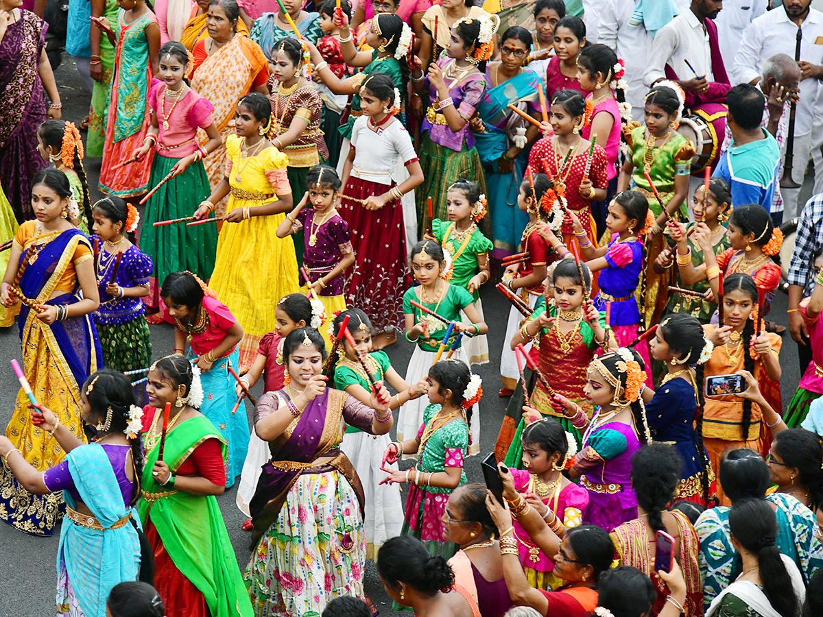 Jagannath_20Rath_20Yatra_202025_20in_20Visakhapatnam_20Photo_20Gallery__20_2815_29.jpg 15