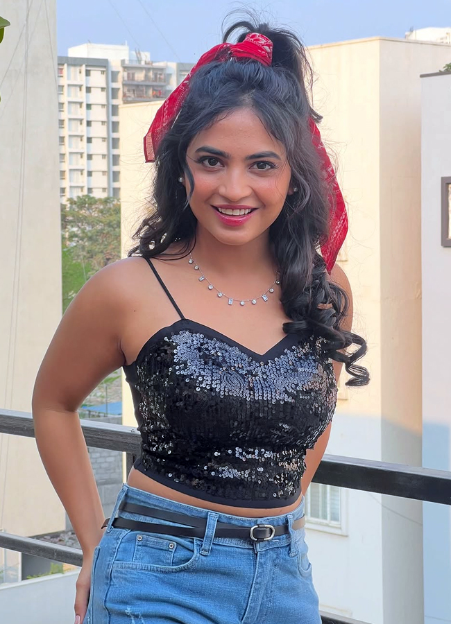 Dethadi_20harika10.jpg 11