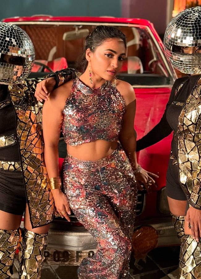 Dethadi_20harika2.jpg 3