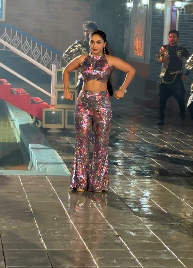 Dethadi_20harika5.jpg 6