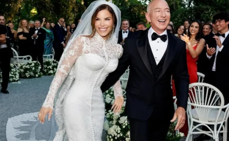 Jeff_20BezosLauren_20Sanchez.jpg