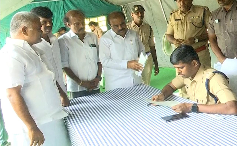 YSRCP-Leaders-Petition.jpg