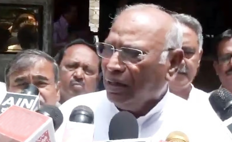 kharge.jpg