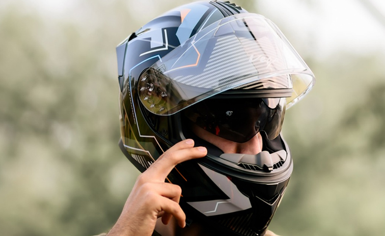 Helmet.jpg