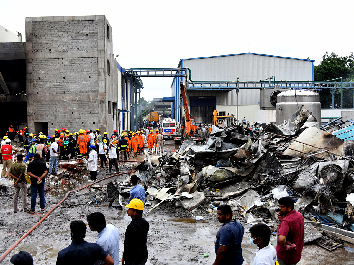 Pashamailaram_20_20Reactor_20Blast_20At_20Chemical_20Factory_20In_20Hyderabad_20Photos__20_289_29.jpg 9