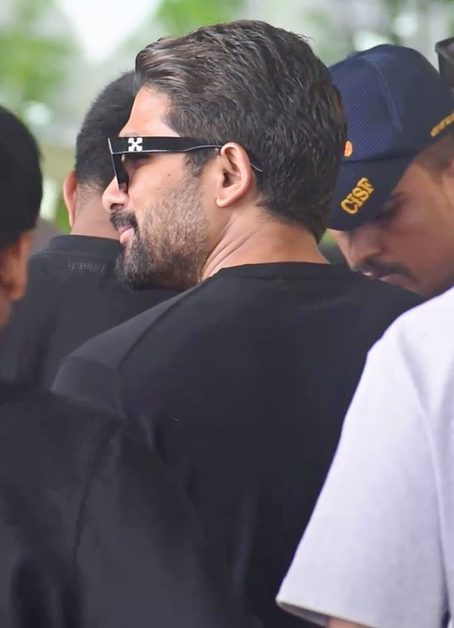 allu_20arjun_20atlee_20movie_20shooting_20in_20mumbai_20photos__20_288_29.jpg 8