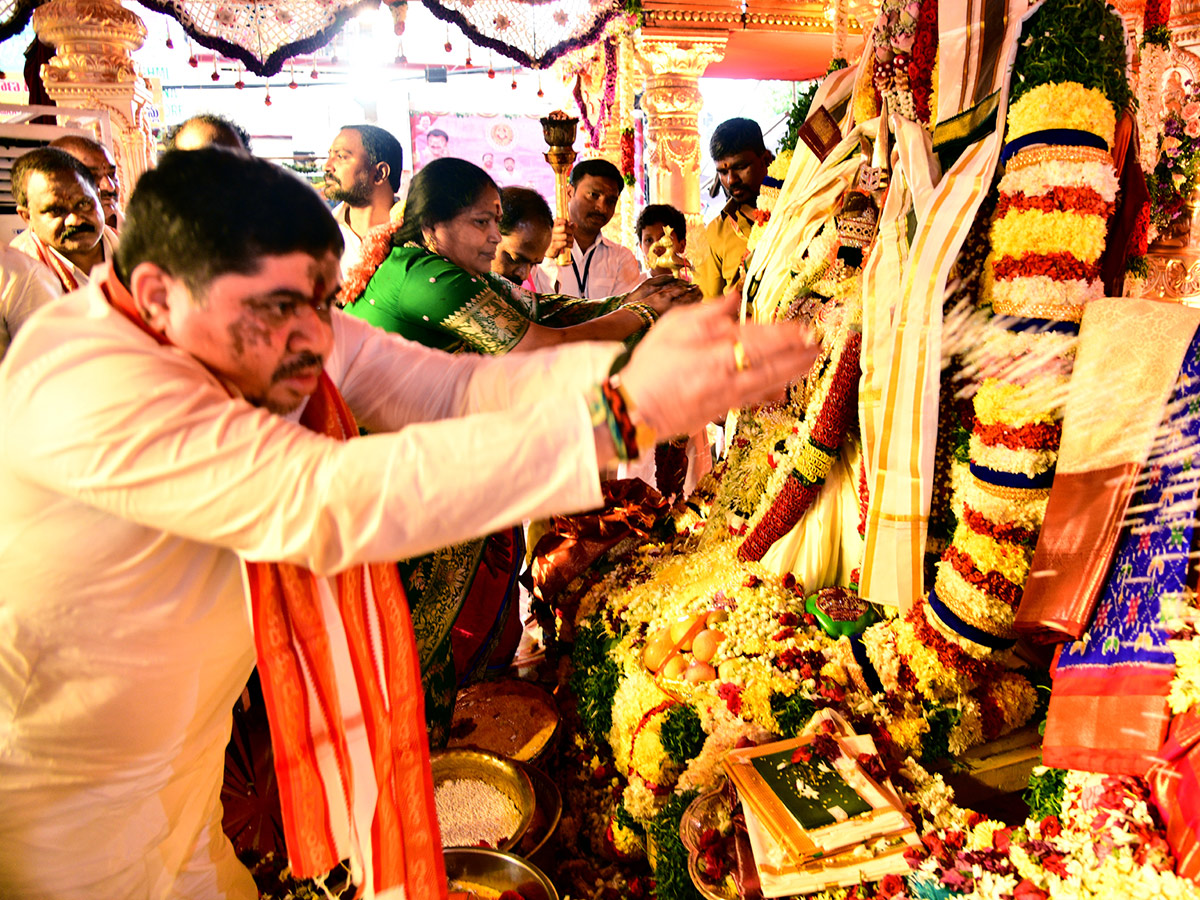Bonalu_20Festival_202025_20_20Balkampet_20Yellamma_20Kalyanam_202025_20Photos__20_2817_29.jpg 17