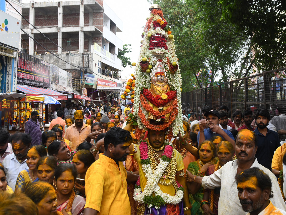Bonalu_20Festival_202025_20_20Balkampet_20Yellamma_20Kalyanam_202025_20Photos__20_2821_29.jpg 21