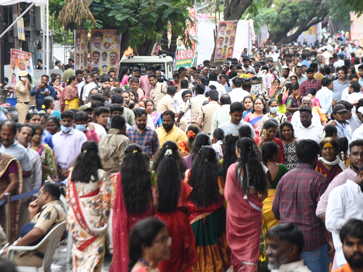 Bonalu_20Festival_202025_20_20Balkampet_20Yellamma_20Kalyanam_202025_20Photos__20_289_29.jpg 9