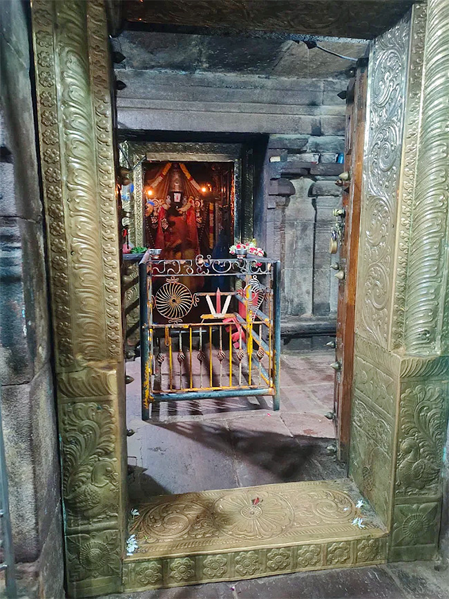 Devotional_20_20Sri_20Sowmyanatha_20Swamy_20Temple_20Nandalur_20Photos__20_2819_29.jpg 19