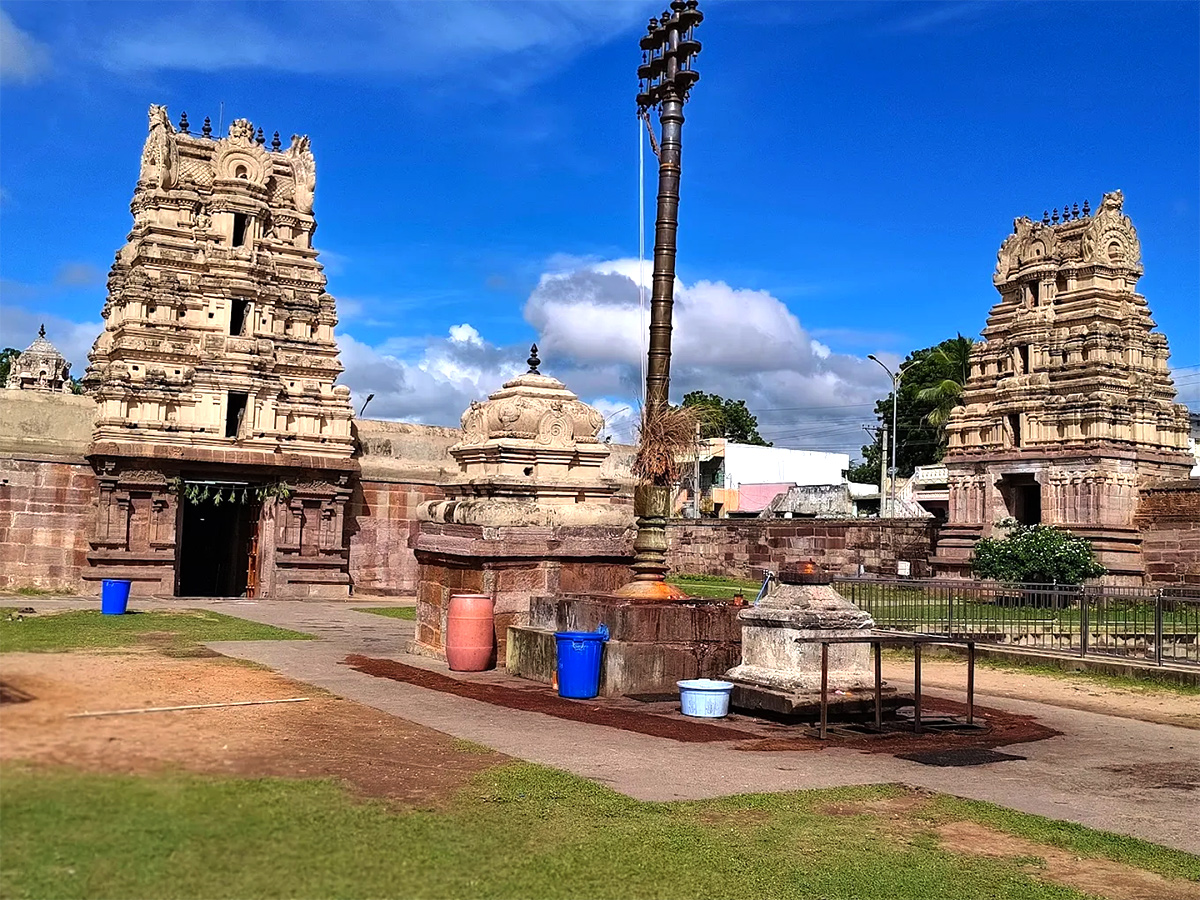 Devotional_20_20Sri_20Sowmyanatha_20Swamy_20Temple_20Nandalur_20Photos__20_2825_29.jpg 25