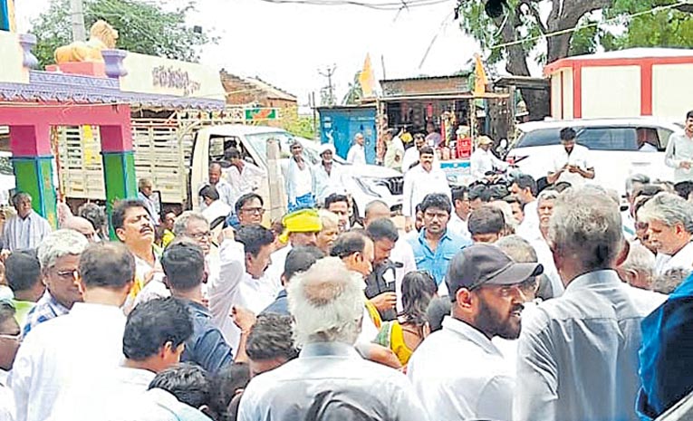 Minister-Dola-And-Mp-Magunt.jpg