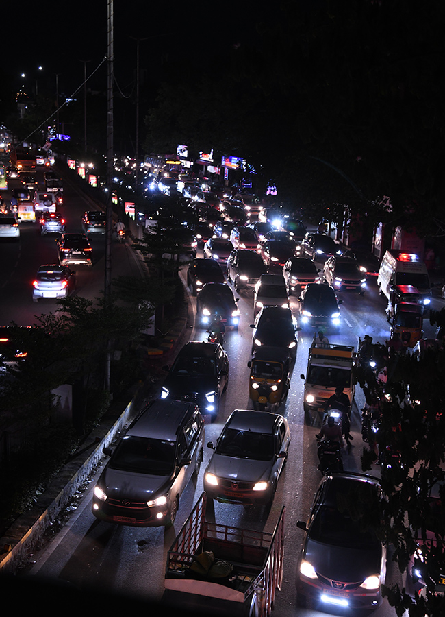 Heavy_20Traffic_20Jam_20in_20Hyderabad_20Photos_10.jpg 7