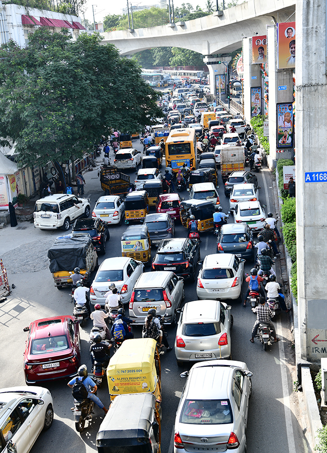 Heavy_20Traffic_20Jam_20in_20Hyderabad_20Photos_11.jpg 8