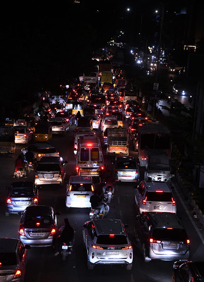 Heavy_20Traffic_20Jam_20in_20Hyderabad_20Photos_20.jpg 13