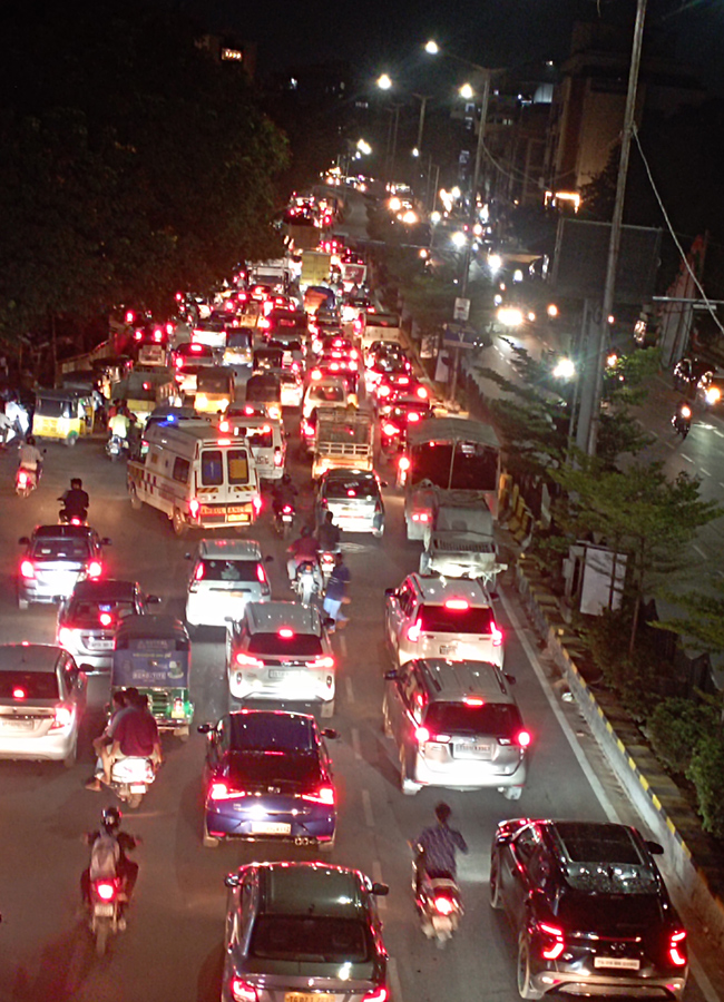 Heavy_20Traffic_20Jam_20in_20Hyderabad_20Photos_23.jpg 15